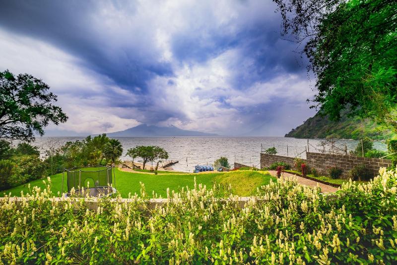 Hotel La Riviera de Atitlan image