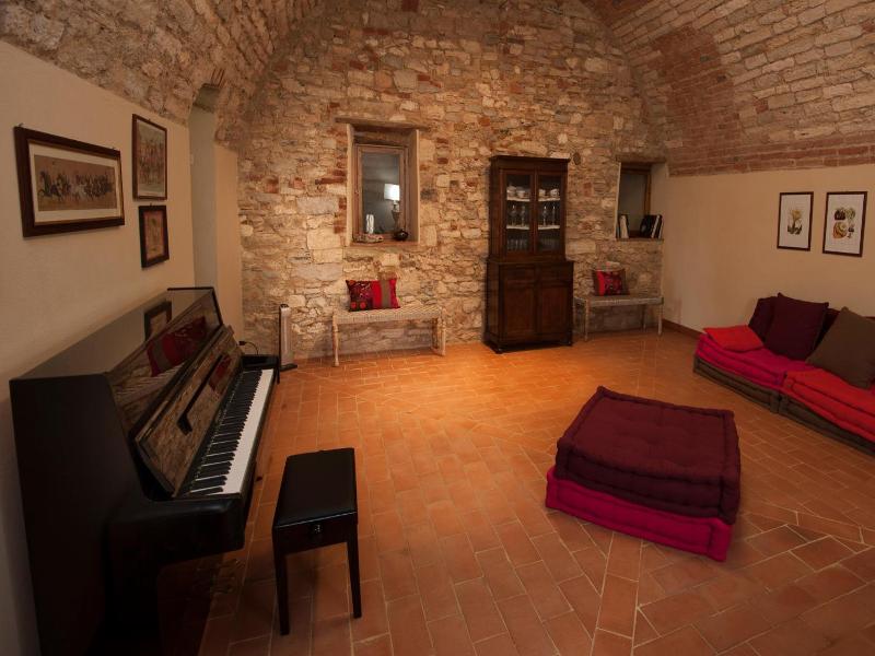 Antico Granaione image