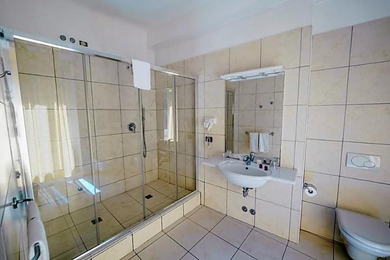 Hotel Suisse image