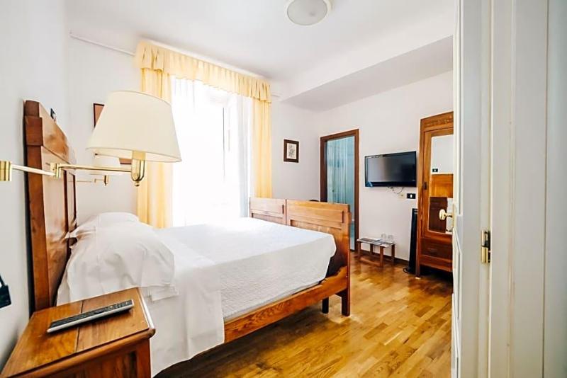 Hotel Suisse image