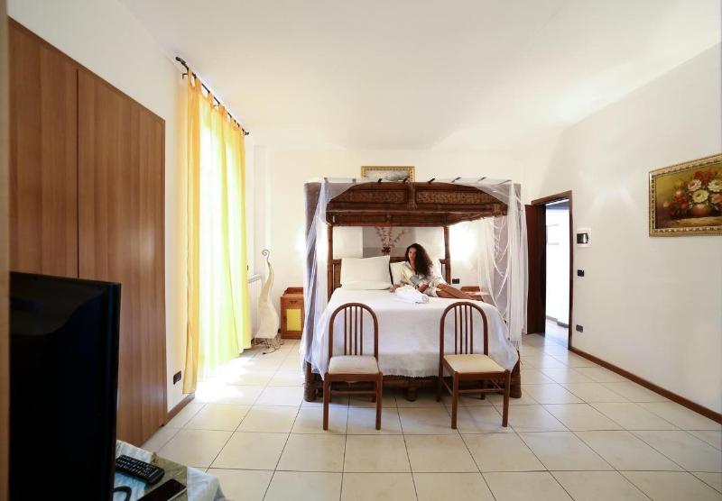 Hotel Suisse image