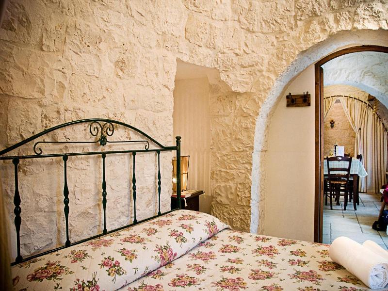 Trulli il Castagno image