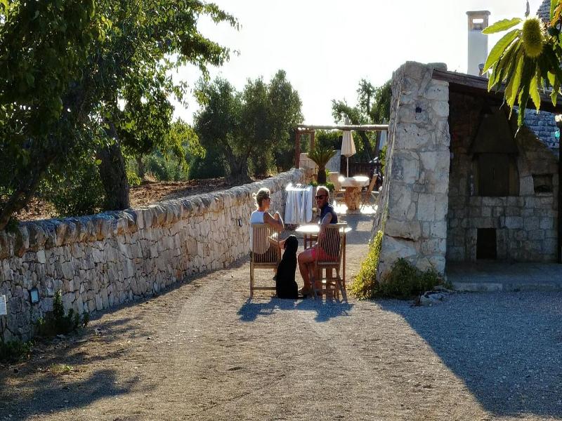 Trulli il Castagno image
