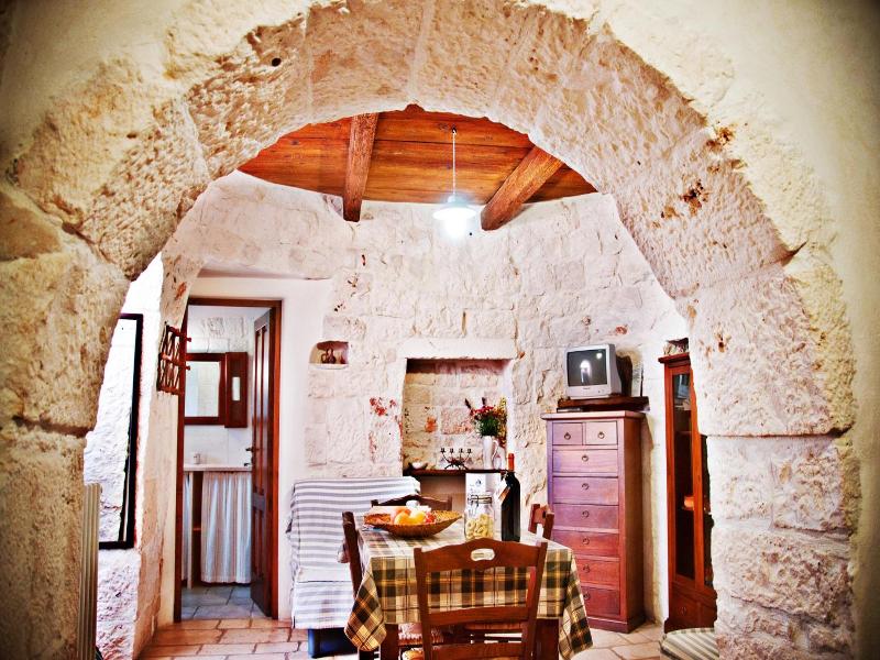 Trulli il Castagno image
