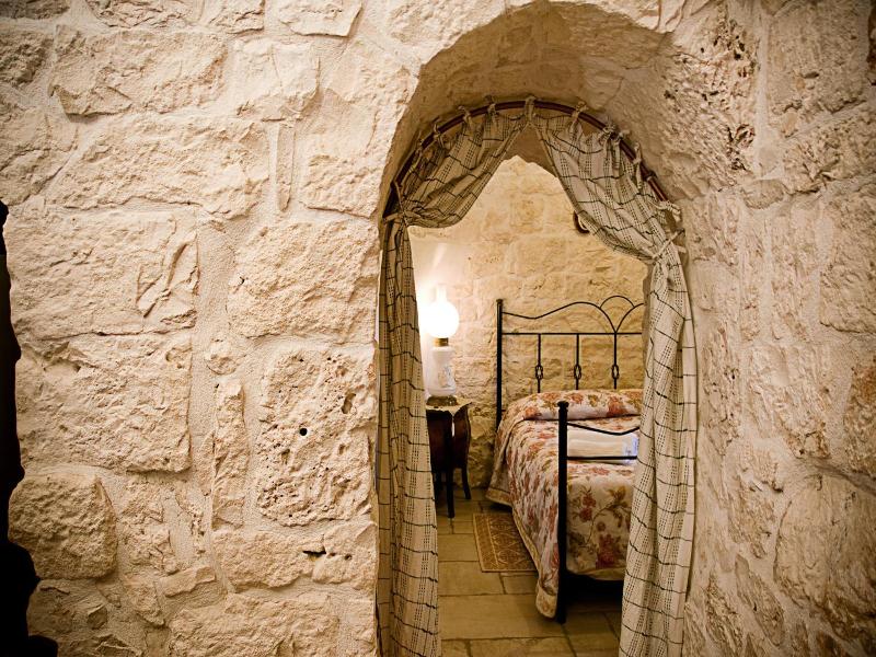 Trulli il Castagno image