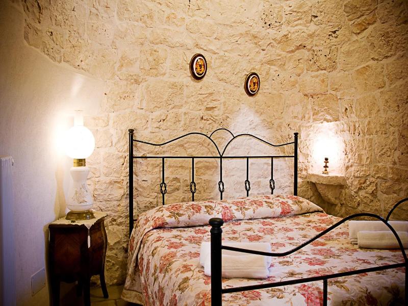 Trulli il Castagno image