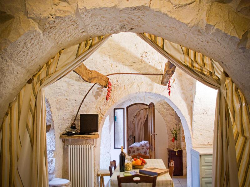 Trulli il Castagno image