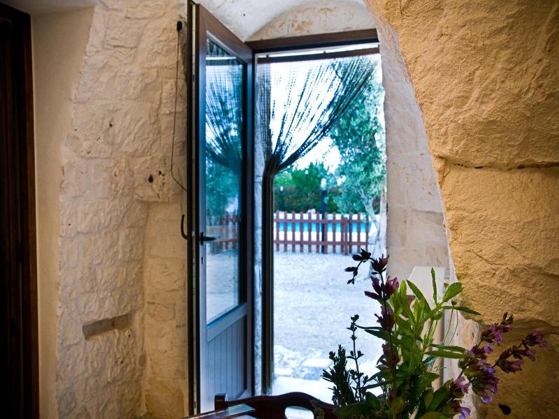 Trulli il Castagno image