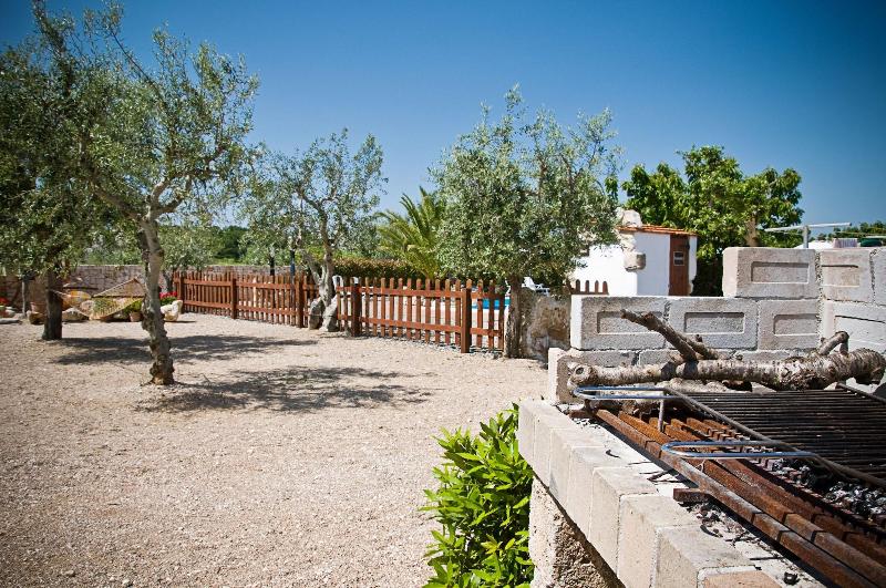 Trulli il Castagno image