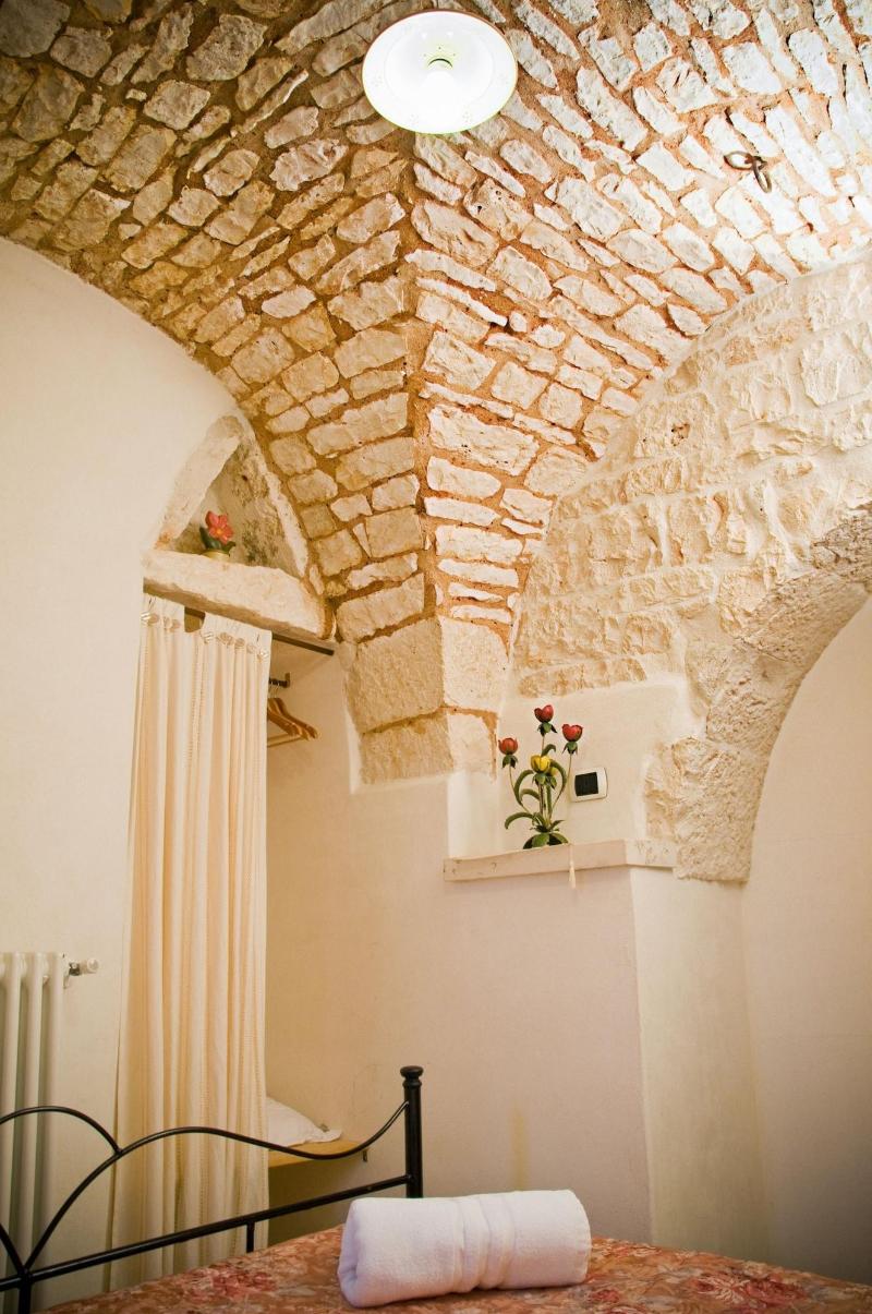 Trulli il Castagno image