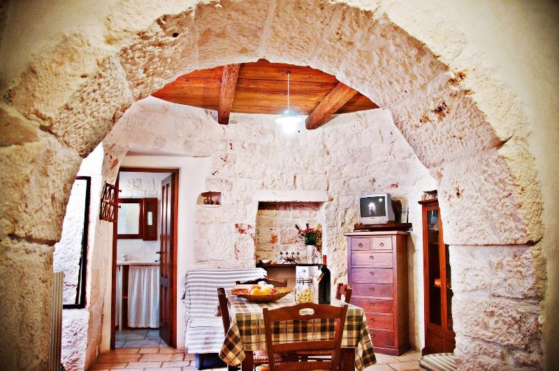 Trulli il Castagno image