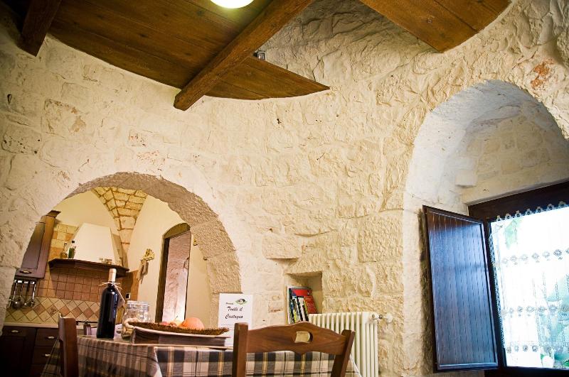 Trulli il Castagno image
