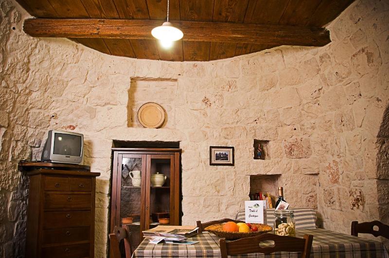 Trulli il Castagno image
