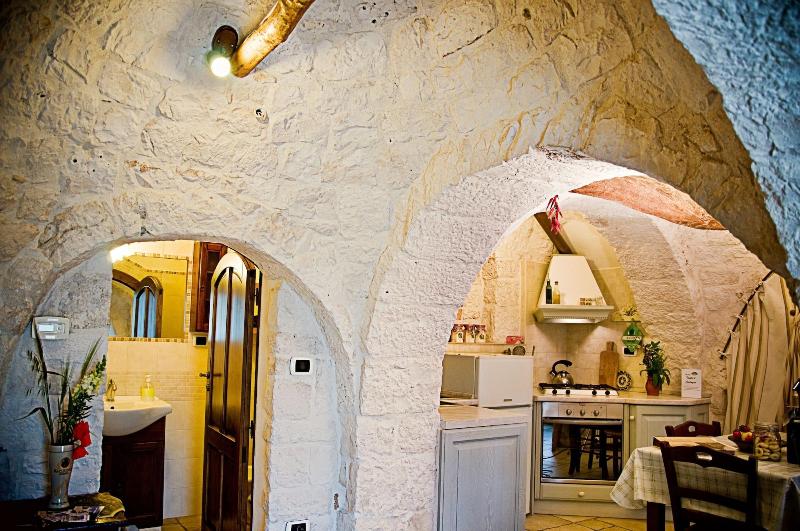 Trulli il Castagno image