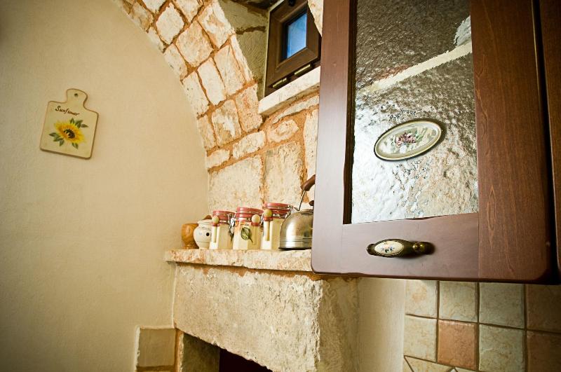 Trulli il Castagno image