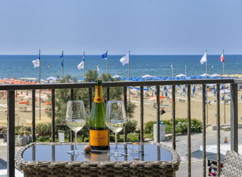 Hotel La Pace image
