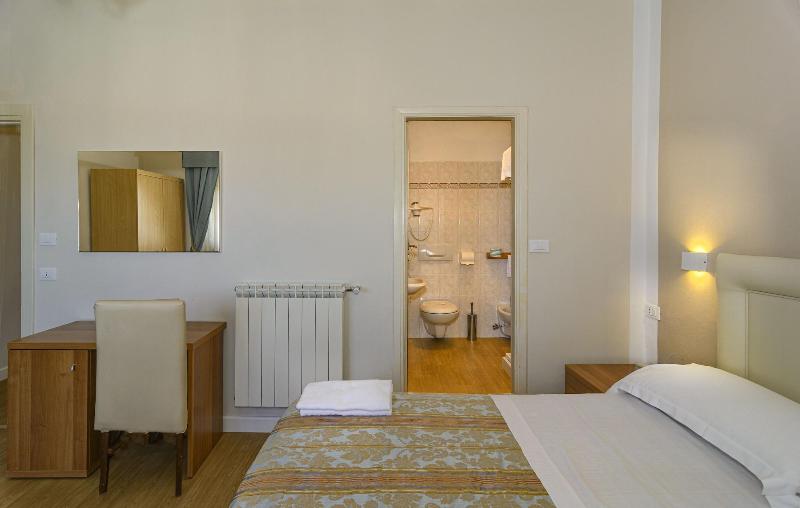 Hotel La Pace image