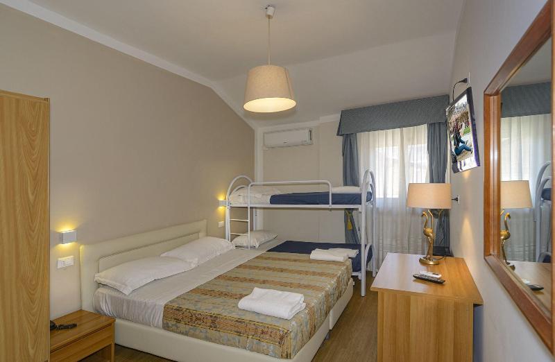 Hotel La Pace image