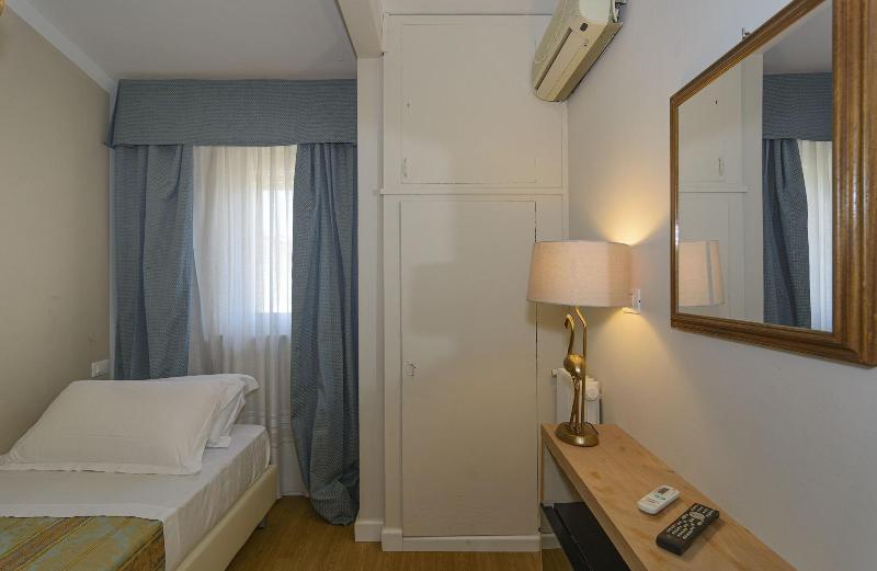 Hotel La Pace image