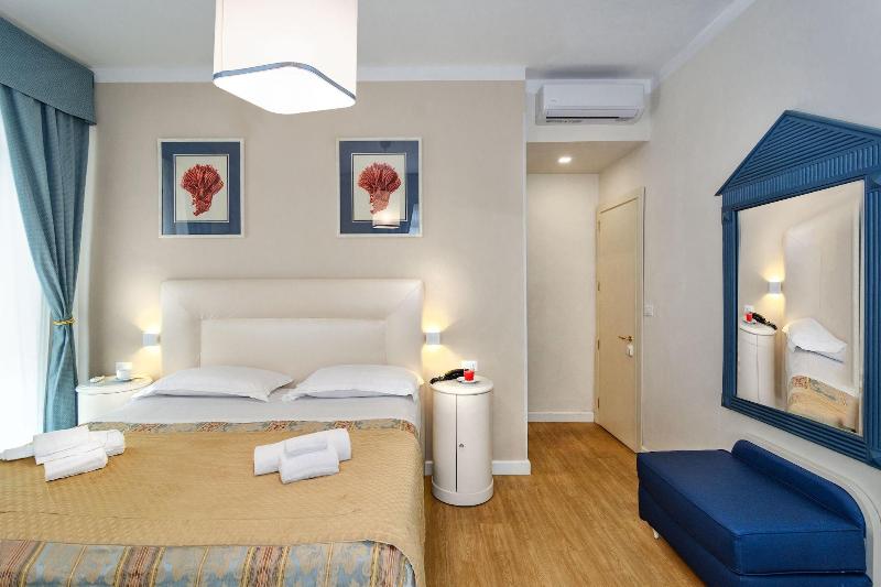 Hotel La Pace image