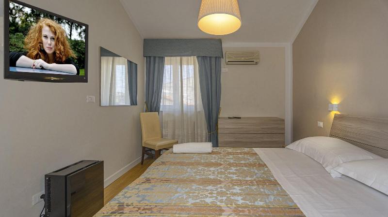 Hotel La Pace image