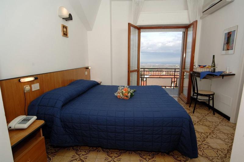 Hotel Crocenzi image