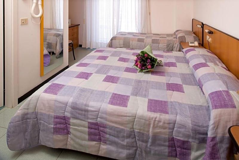 Hotel Crocenzi image