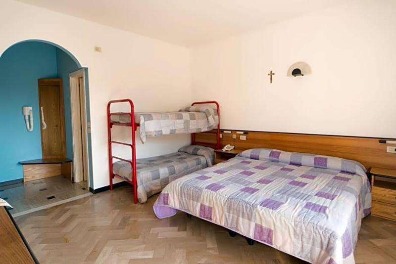 Hotel Crocenzi image