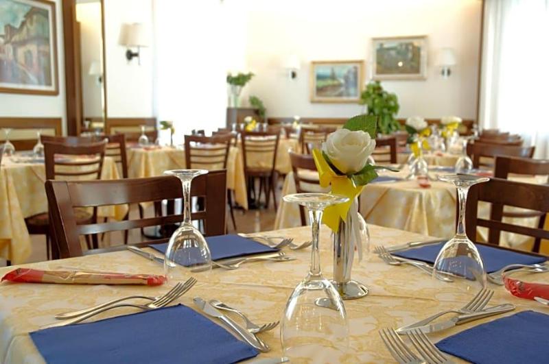 Hotel Crocenzi image