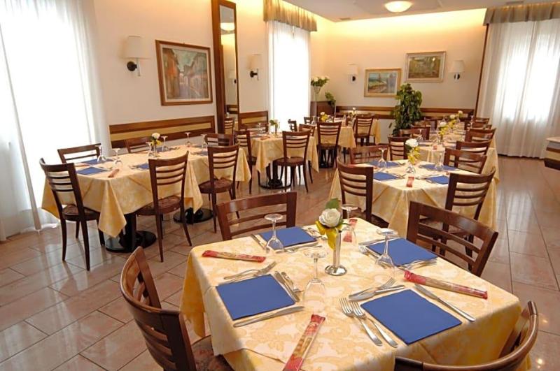 Hotel Crocenzi image