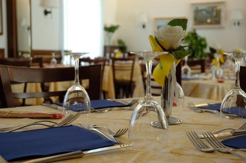 Hotel Crocenzi image