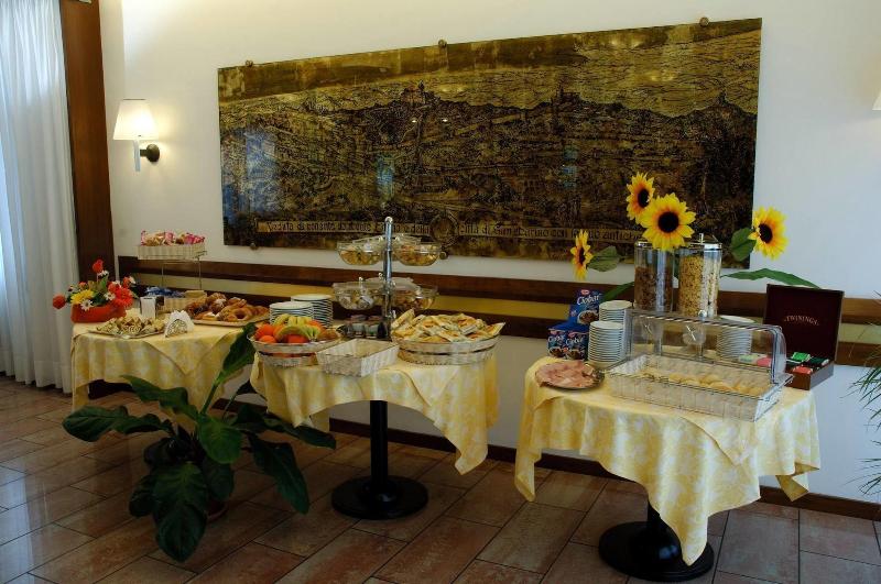 Hotel Crocenzi image