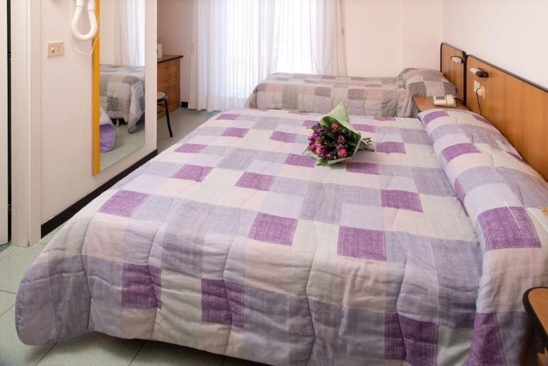 Hotel Crocenzi image