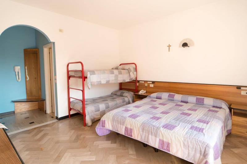 Hotel Crocenzi image