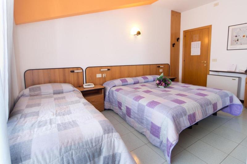 Hotel Crocenzi image