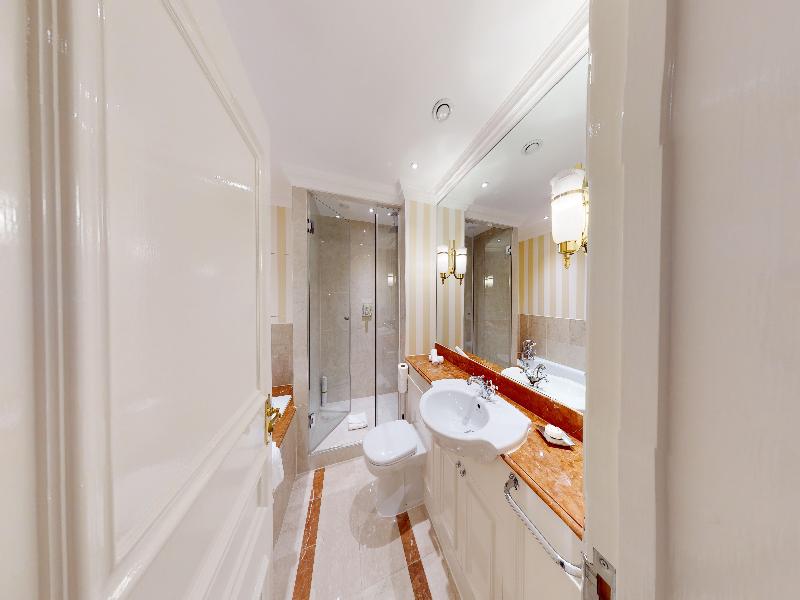 Cheval Thorney Court image