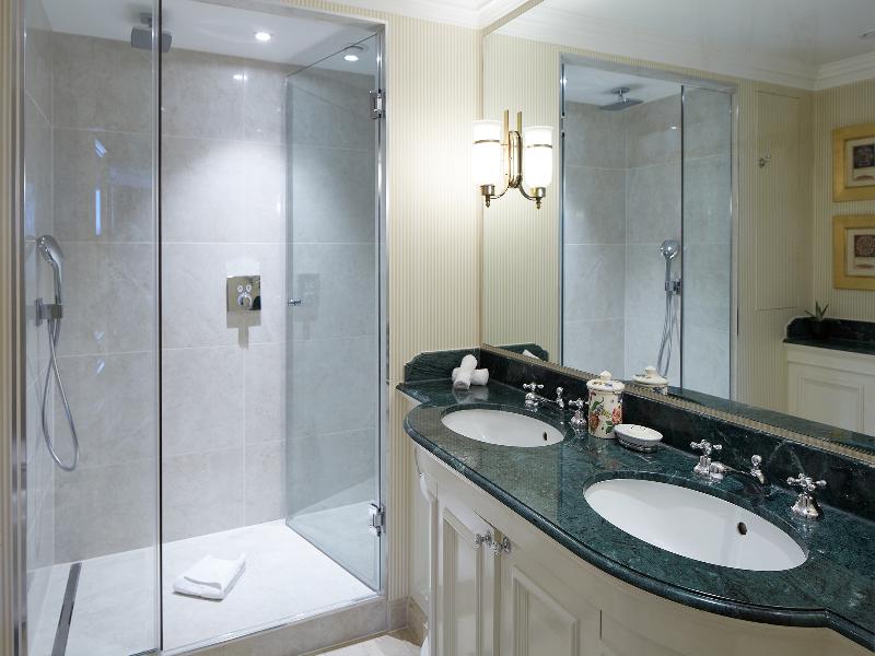 Cheval Thorney Court image