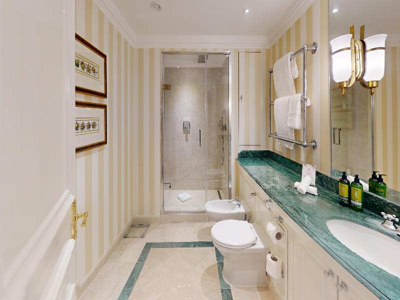 Cheval Thorney Court image