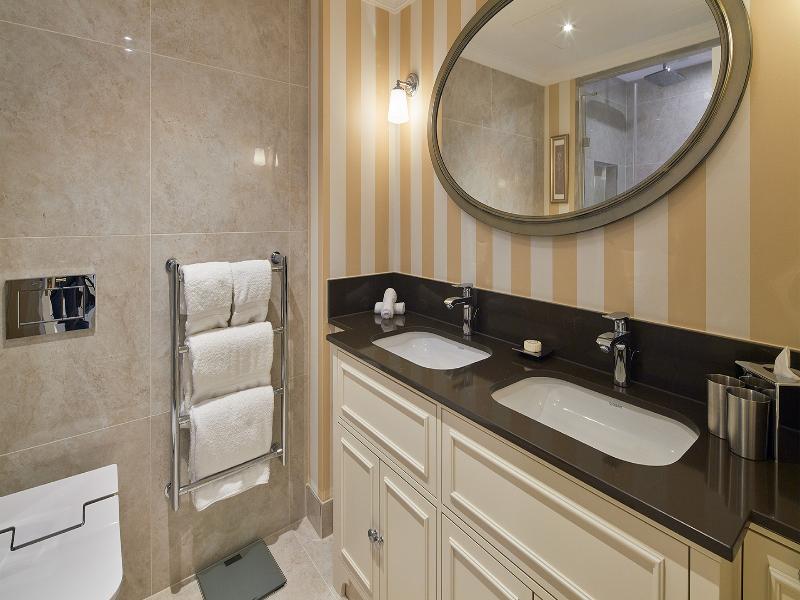 Cheval Thorney Court image