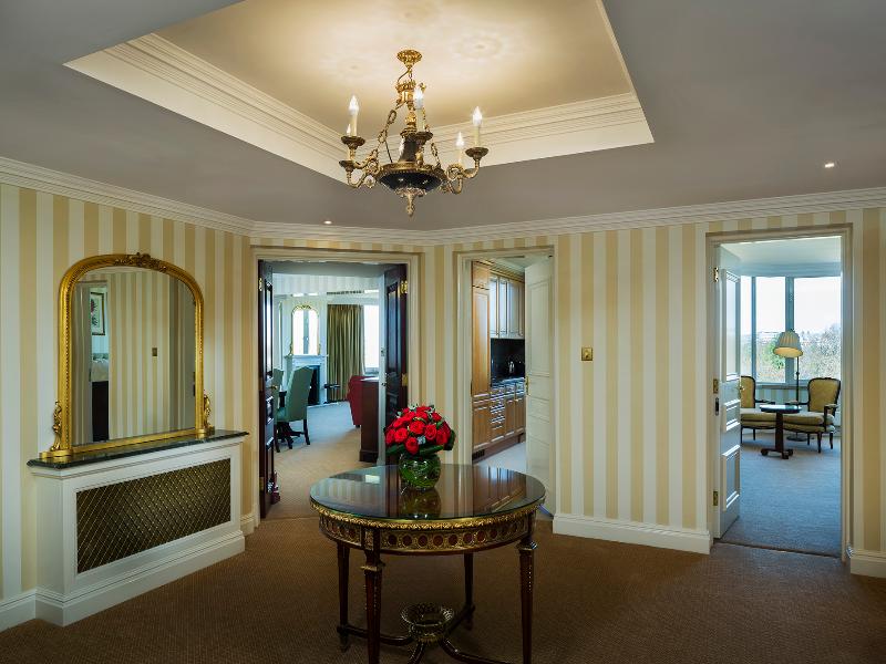 Cheval Thorney Court image