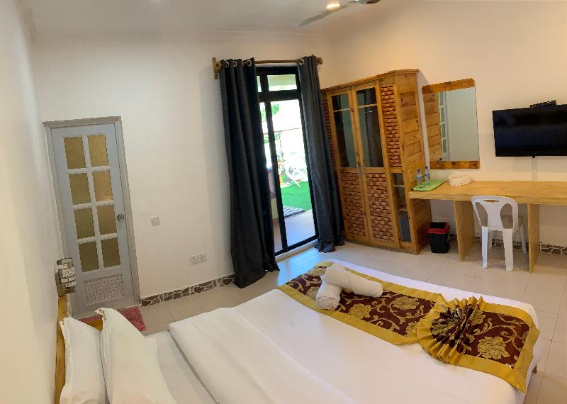 Paradise Retreat 4