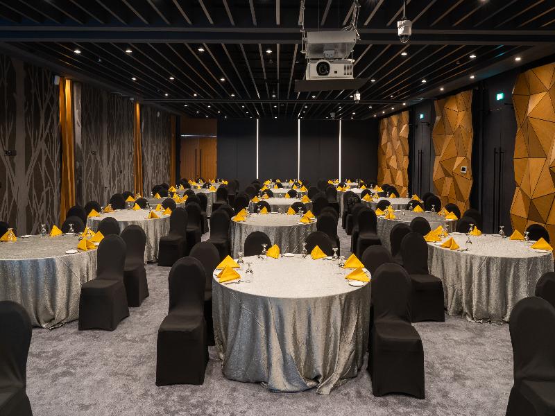 Al Khoory Sky Garden Hotel image