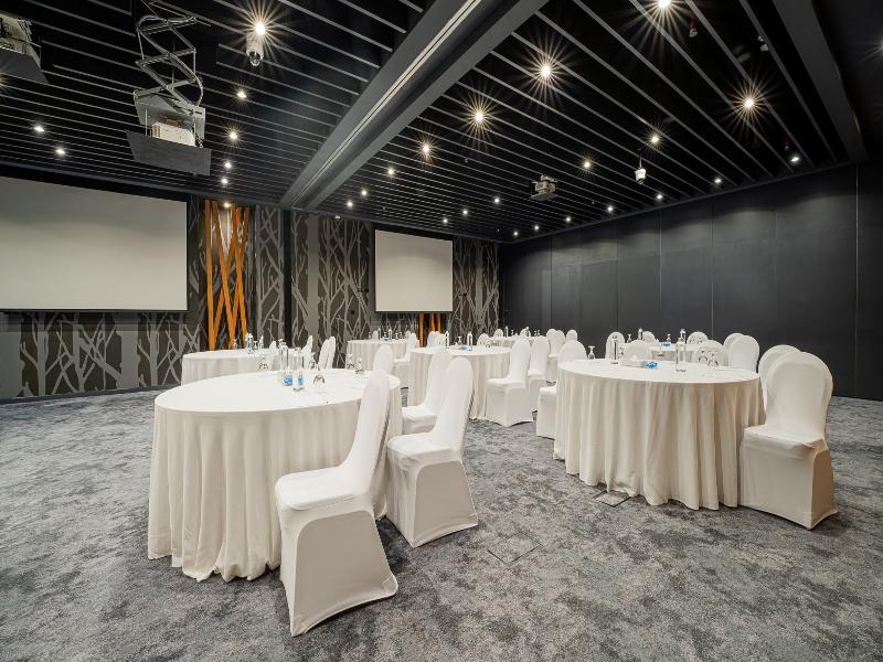 Al Khoory Sky Garden Hotel image