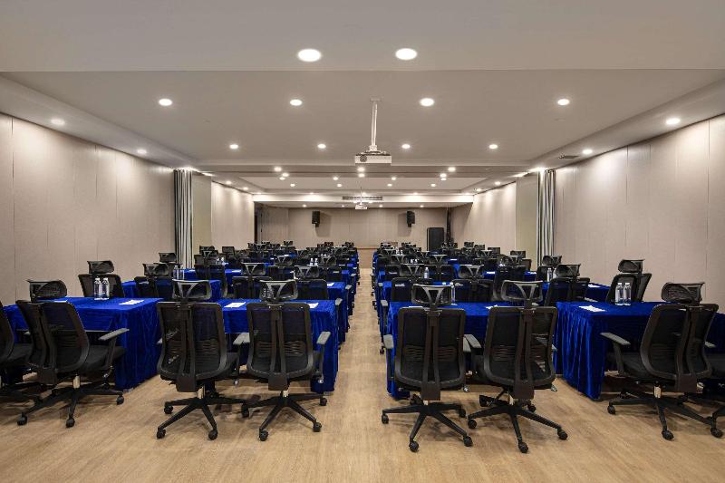 Microtel by Wyndham Huangshan Tangkou image