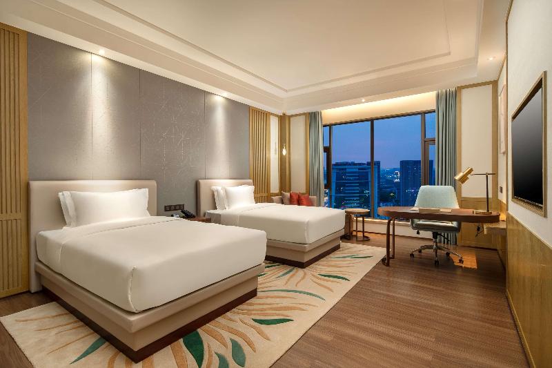 Ramada Plaza By Wyndham Dongguan Songshan Lake image