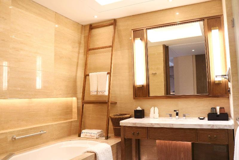 Wyndham Grand Plaza Royale Zhaotong image