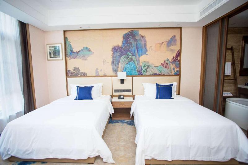 Wyndham Grand Plaza Royale Zhaotong image
