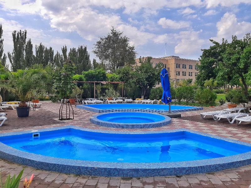 Cross Apartments and Tours image