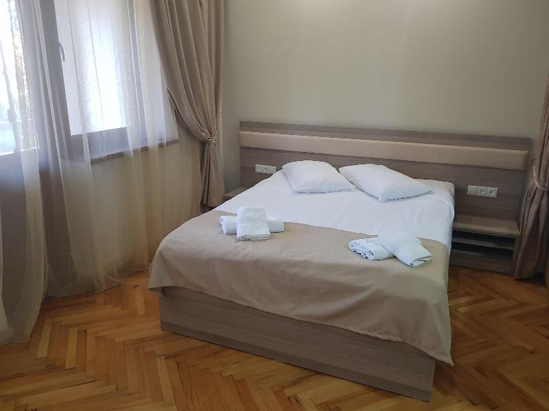 Cross Apartments and Tours image