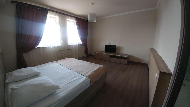 Cross Apartments and Tours image